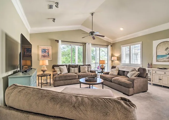 On Golf Course W/ Perks! Holiday home Gulf Shores