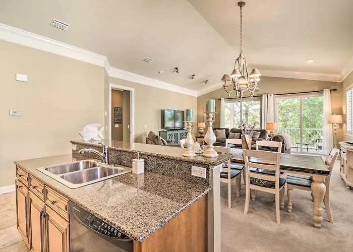 On Golf Course W/ Perks! Holiday home Gulf Shores