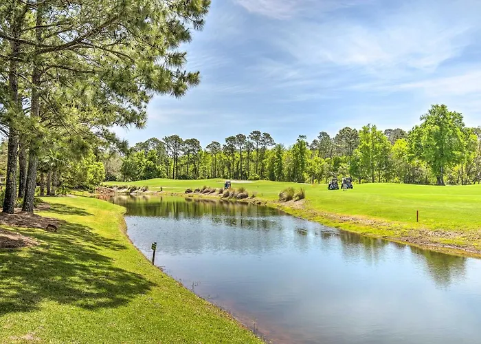 Holiday home On Golf Course W/ Perks!